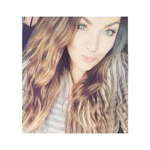 Meet your Posher, Courtney